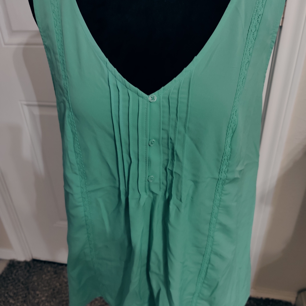 Green Sleeveless Button-Down Top XXL